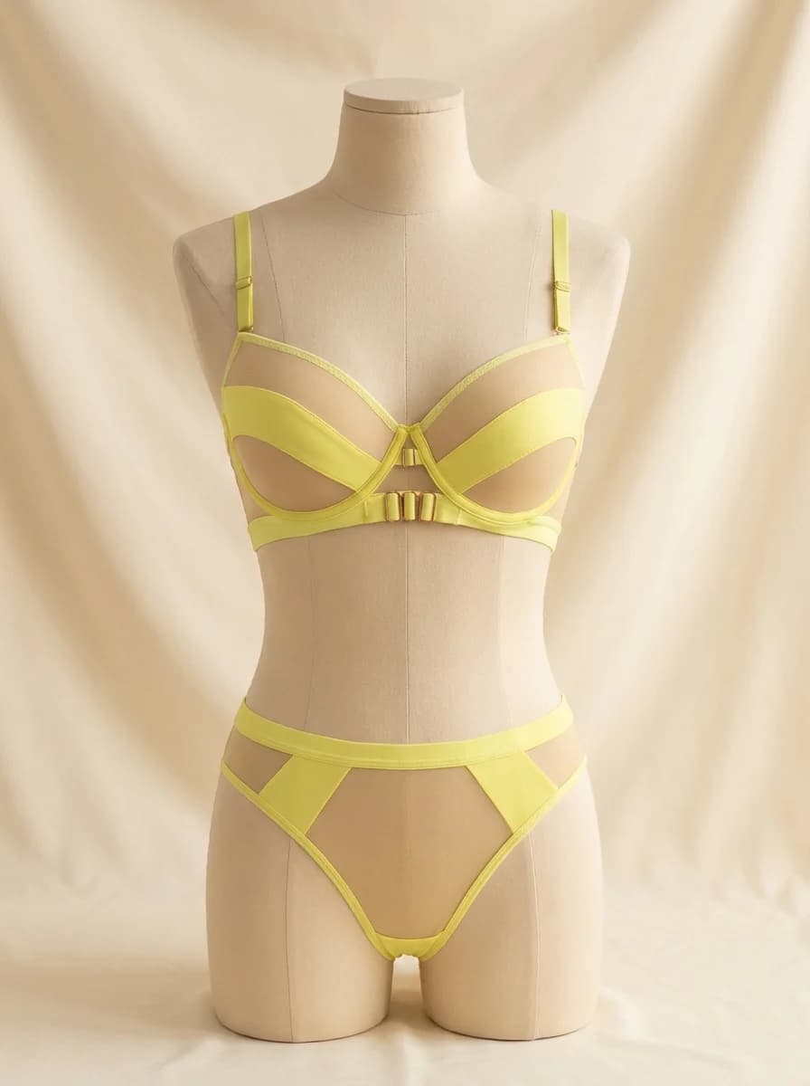 Buckle Detail Bra Set in Yellow